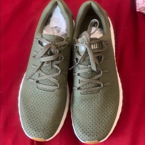 NOBULL Shoes - NWOT size 9.5 ARMY RIPSTOP RUNNER (WOMEN'S)